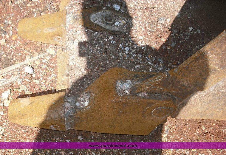 image for item 1014 2001 Caterpillar 963C track loader