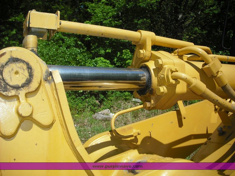 image for item 1014 2001 Caterpillar 963C track loader