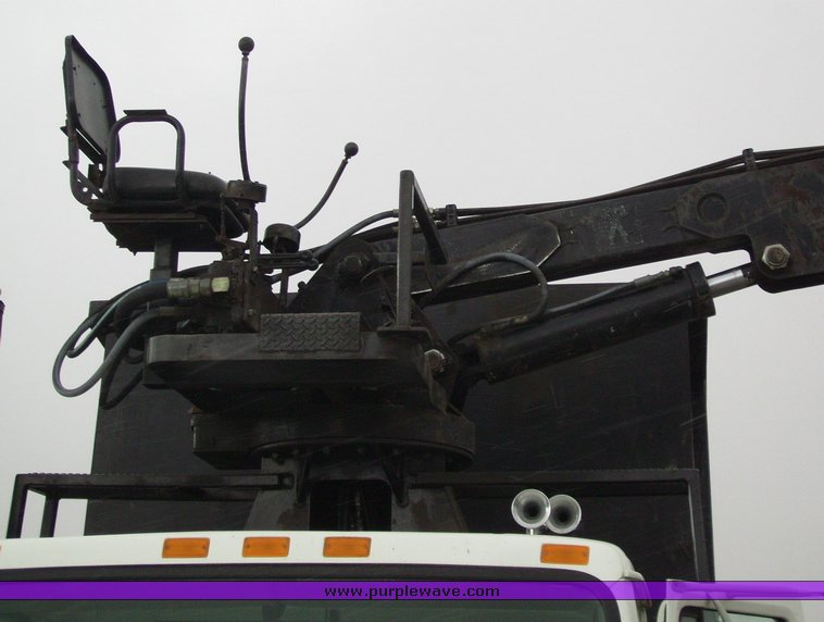 image for item 1031 2000 International 4700 4x2 truck with dump bed