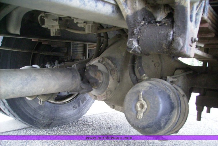 image for item 1031 2000 International 4700 4x2 truck with dump bed