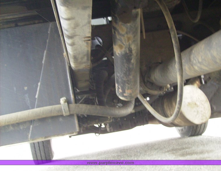 image for item 1031 2000 International 4700 4x2 truck with dump bed