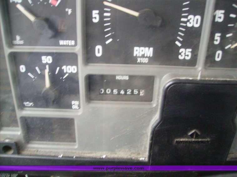 image for item 1031 2000 International 4700 4x2 truck with dump bed