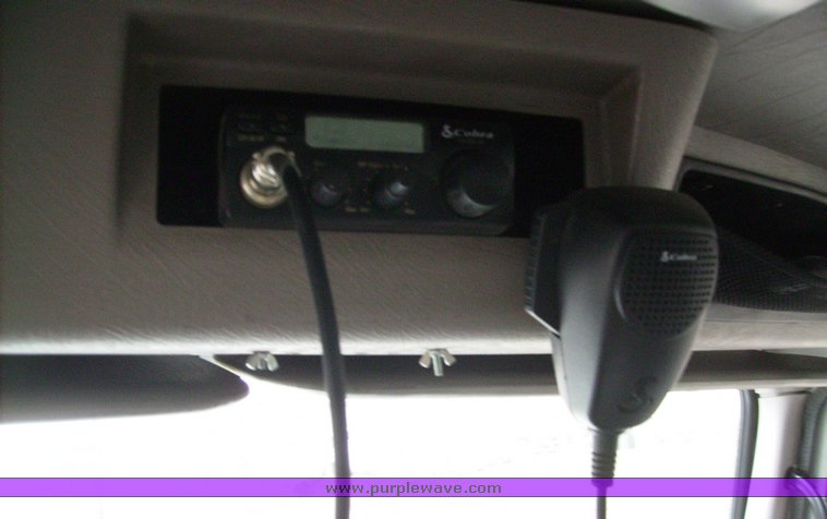 image for item 1031 2000 International 4700 4x2 truck with dump bed