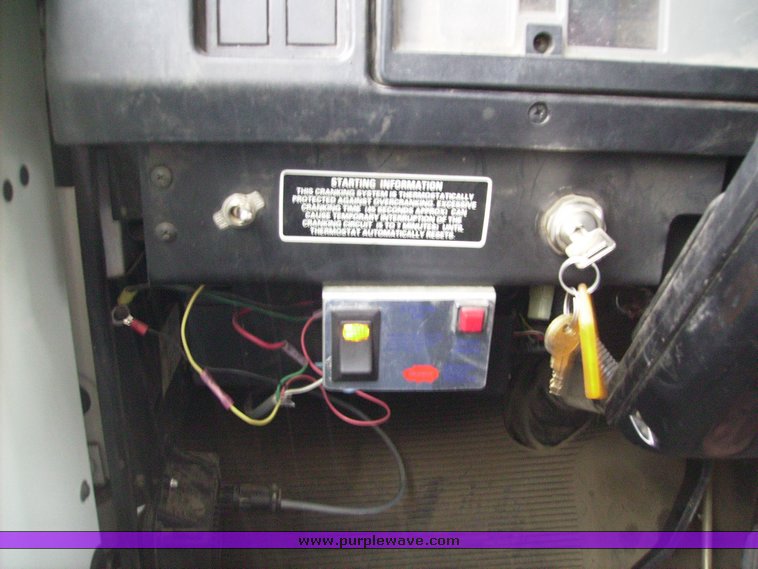 image for item 1031 2000 International 4700 4x2 truck with dump bed