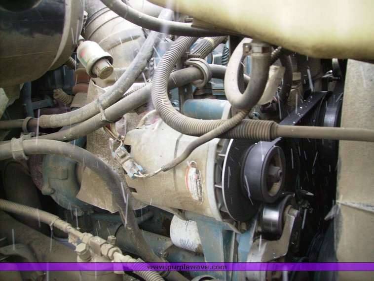 image for item 1031 2000 International 4700 4x2 truck with dump bed