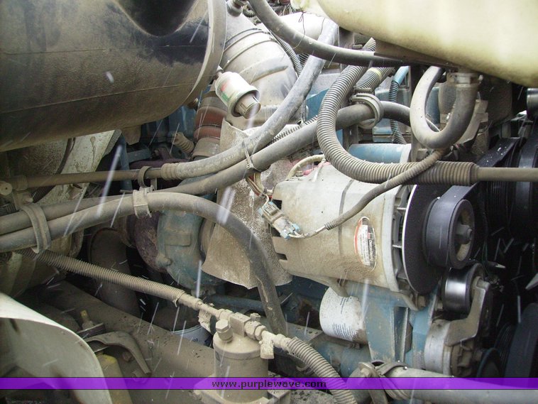 image for item 1031 2000 International 4700 4x2 truck with dump bed