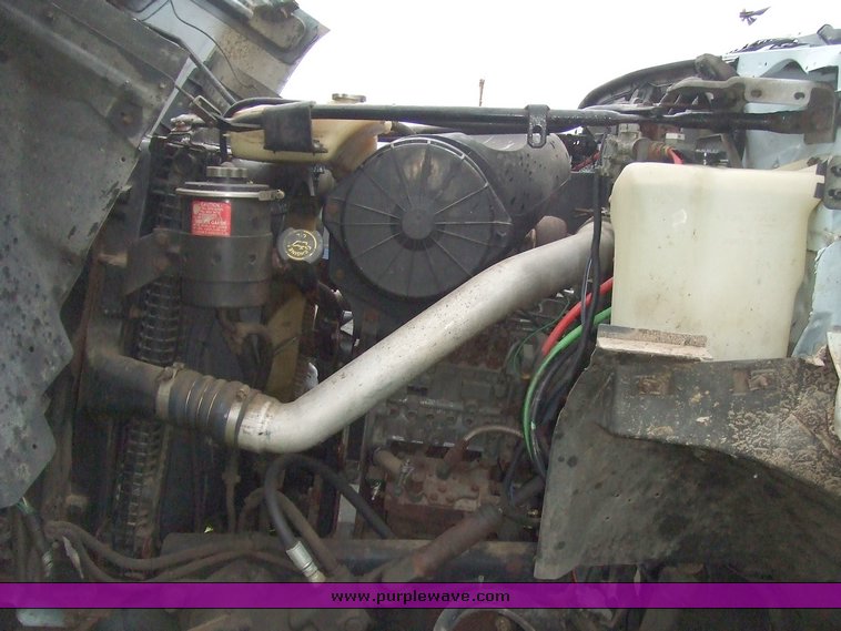 image for item 2136 1997 Ford F800 dump truck