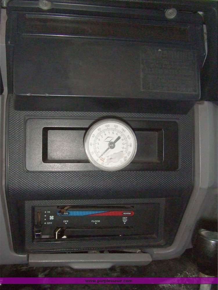 image for item 2136 1997 Ford F800 dump truck