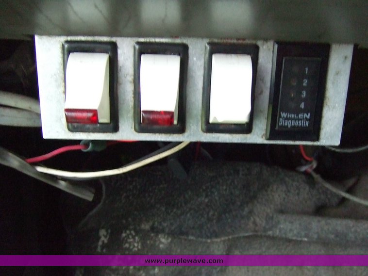 image for item 2136 1997 Ford F800 dump truck