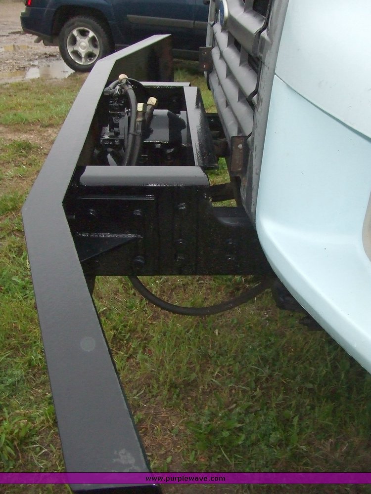 image for item 2136 1997 Ford F800 dump truck