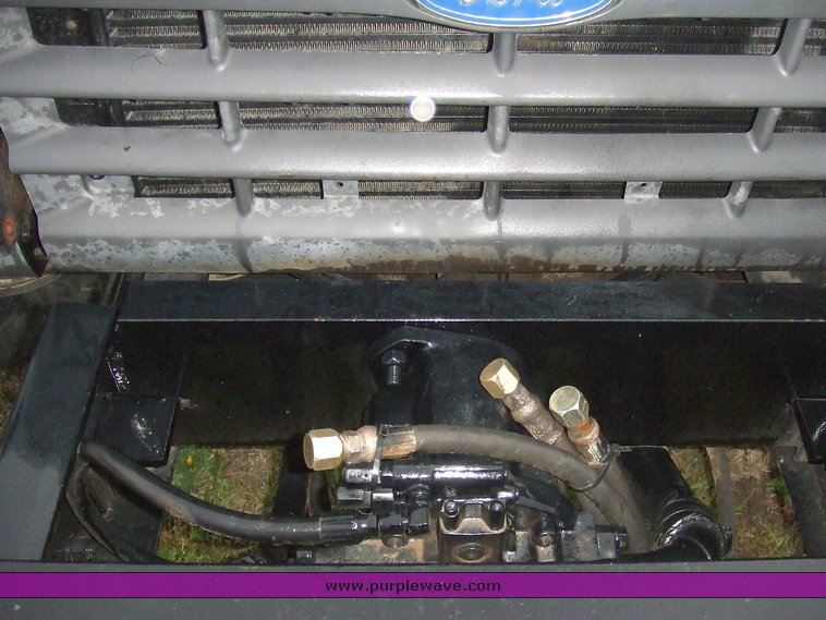 image for item 2136 1997 Ford F800 dump truck