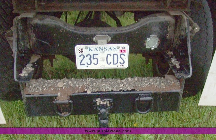 image for item 2136 1997 Ford F800 dump truck