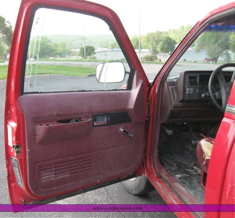 image for item 2192 1992 Chevrolet C2500 pickup