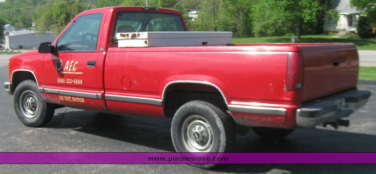 image for item 2193 1995 Chevrolet C2500 pickup