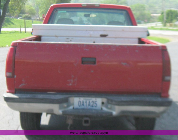 image for item 2193 1995 Chevrolet C2500 pickup