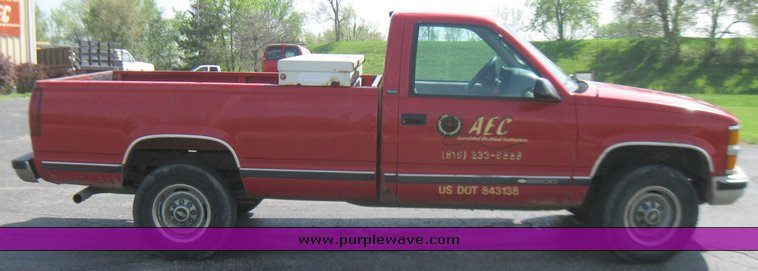 image for item 2193 1995 Chevrolet C2500 pickup