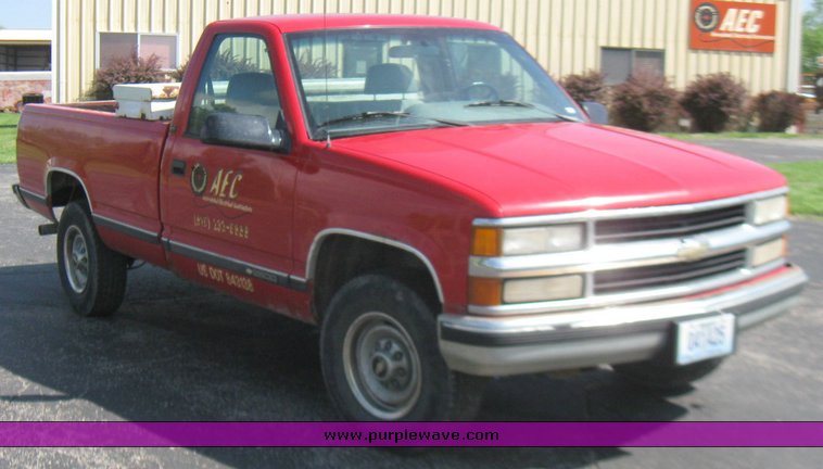 image for item 2193 1995 Chevrolet C2500 pickup