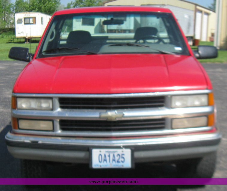 image for item 2193 1995 Chevrolet C2500 pickup