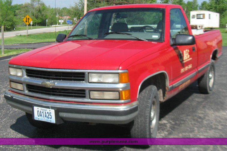 image for item 2193 1995 Chevrolet C2500 pickup