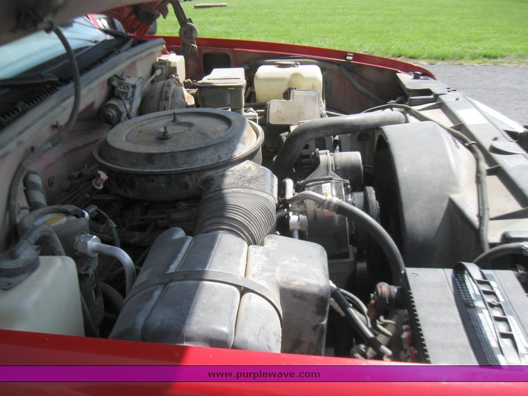 image for item 2193 1995 Chevrolet C2500 pickup