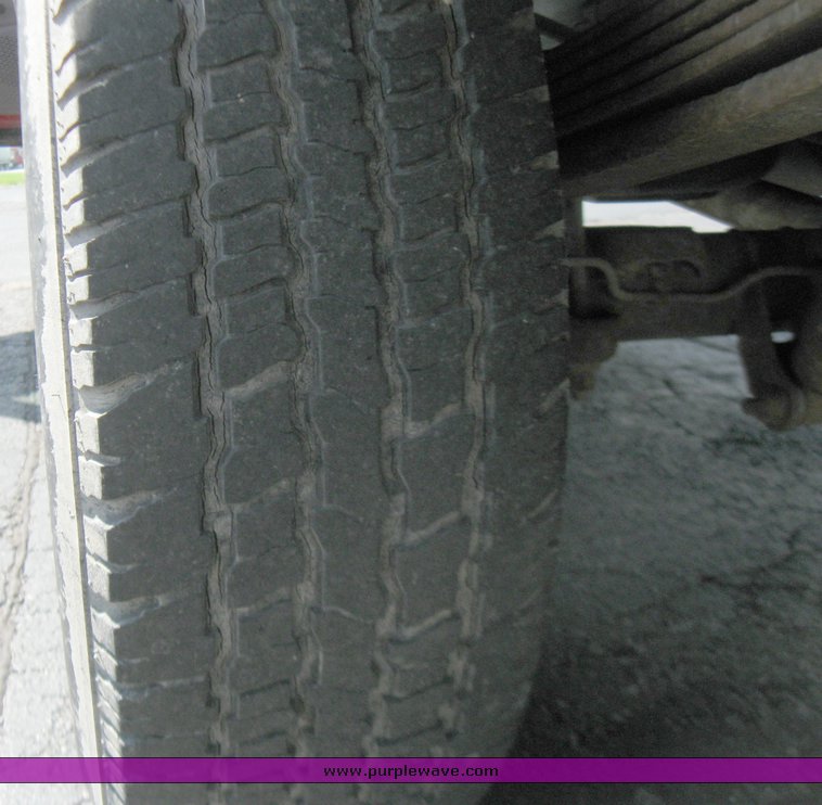 image for item 2193 1995 Chevrolet C2500 pickup