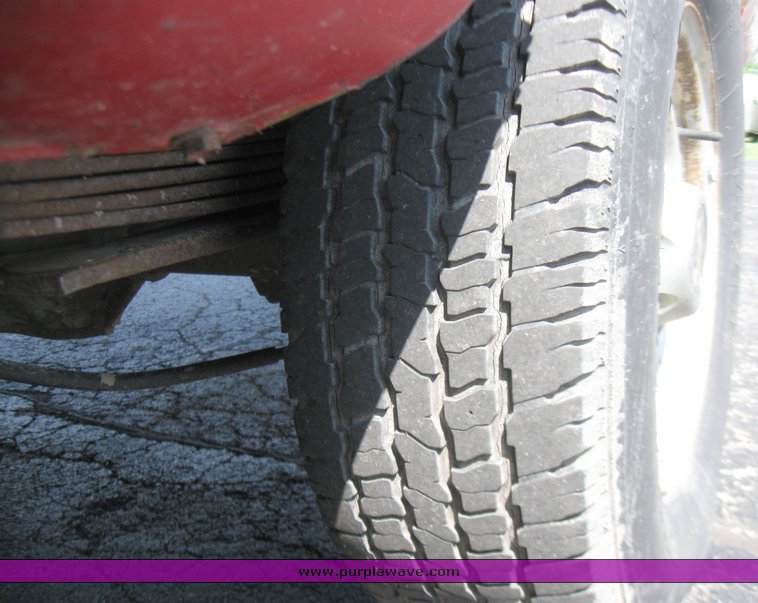 image for item 2193 1995 Chevrolet C2500 pickup