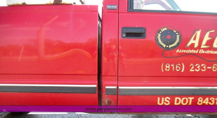 image for item 2193 1995 Chevrolet C2500 pickup