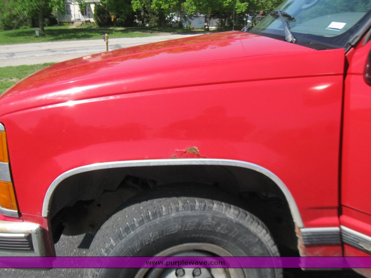 image for item 2193 1995 Chevrolet C2500 pickup