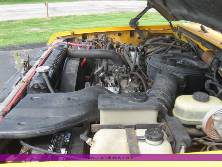 image for item 2196 1991 Ford F Super Duty bucket truck