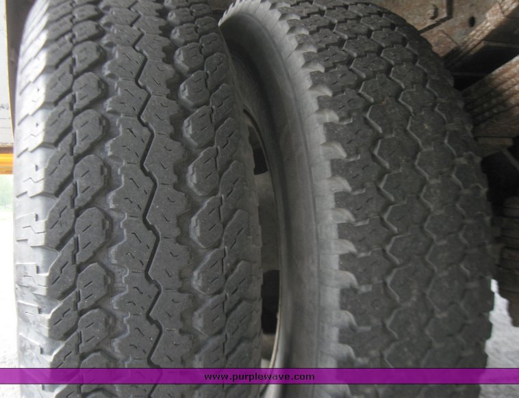 image for item 2196 1991 Ford F Super Duty bucket truck