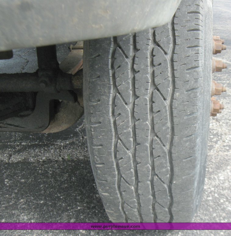 image for item 2196 1991 Ford F Super Duty bucket truck