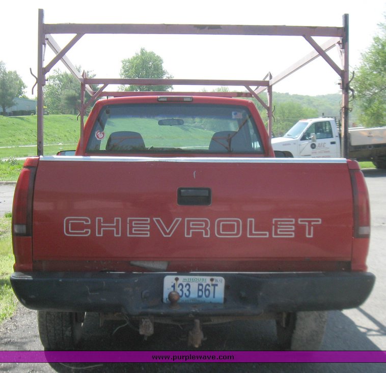 image for item 2201 1995 Chevrolet C2500 pickup