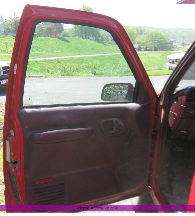 image for item 2201 1995 Chevrolet C2500 pickup