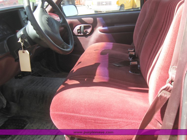 image for item 2201 1995 Chevrolet C2500 pickup