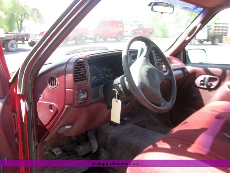 image for item 2201 1995 Chevrolet C2500 pickup