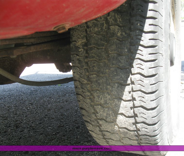 image for item 2201 1995 Chevrolet C2500 pickup