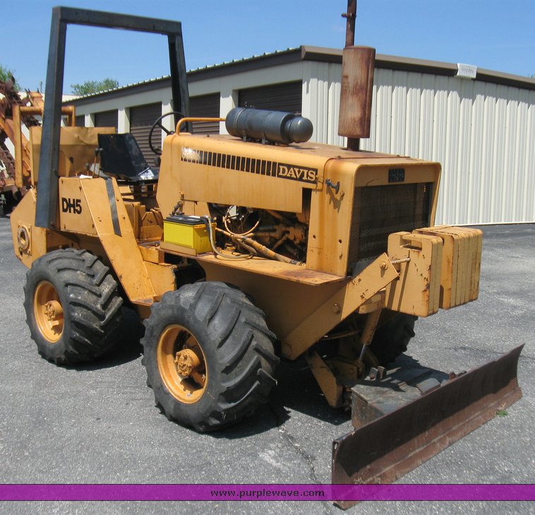 image for item 2203 1989 Case DH5 trencher