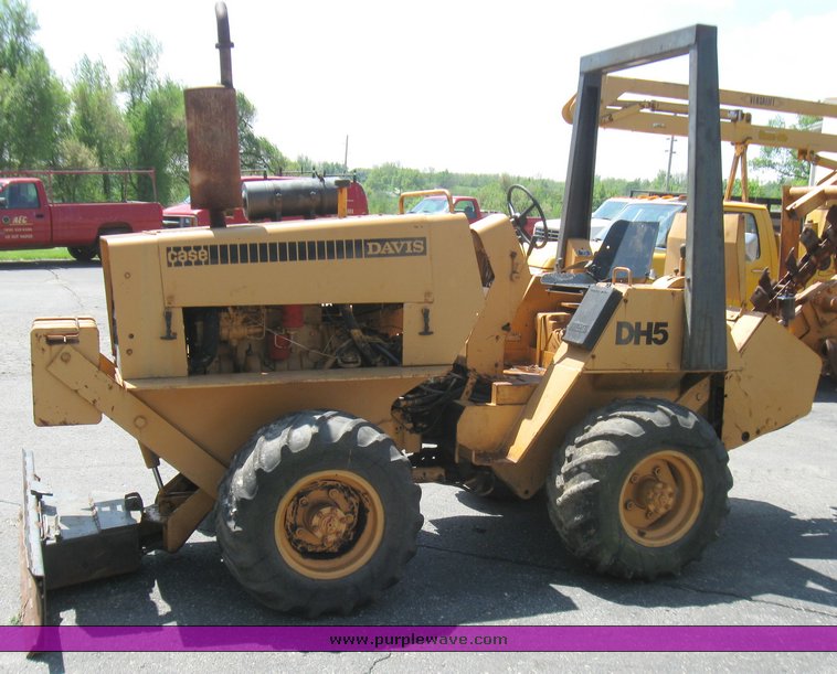 image for item 2203 1989 Case DH5 trencher
