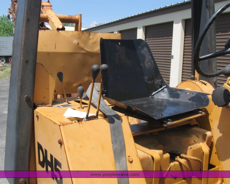 image for item 2203 1989 Case DH5 trencher