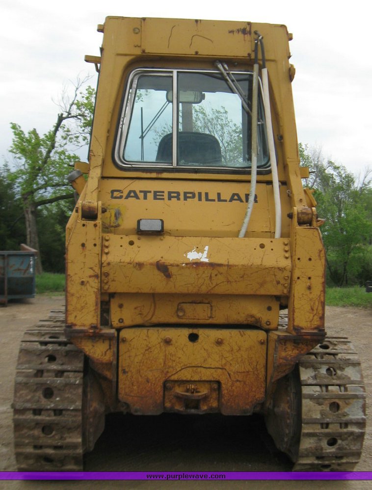 image for item 2360 Caterpillar 977L crawler loader