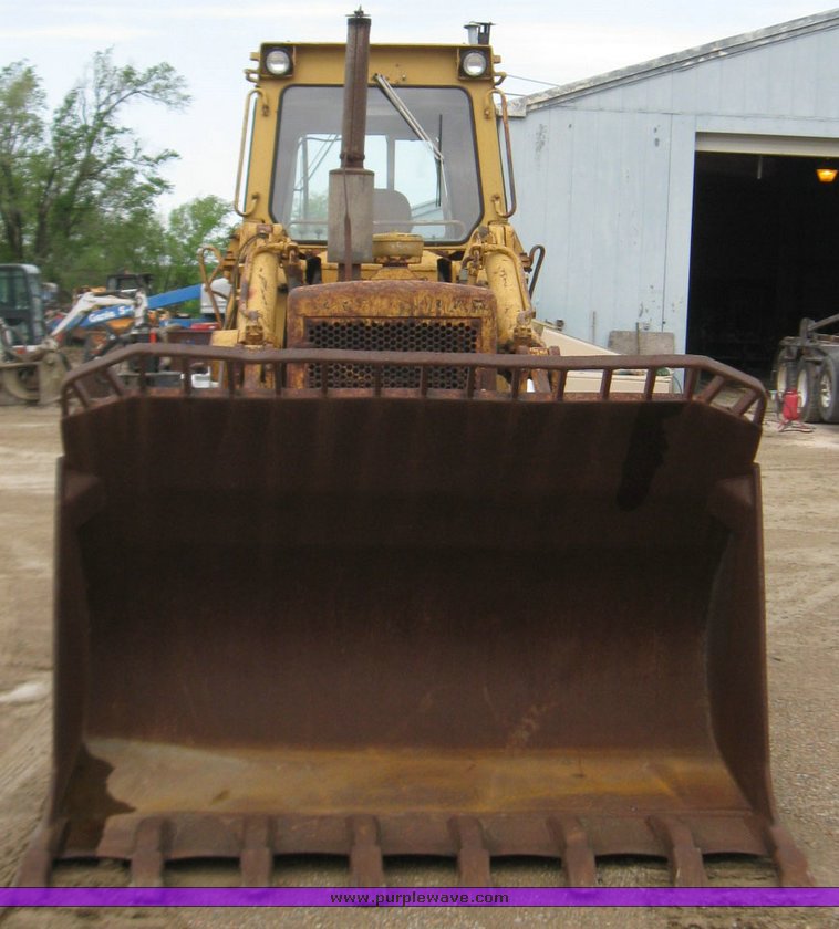 image for item 2360 Caterpillar 977L crawler loader
