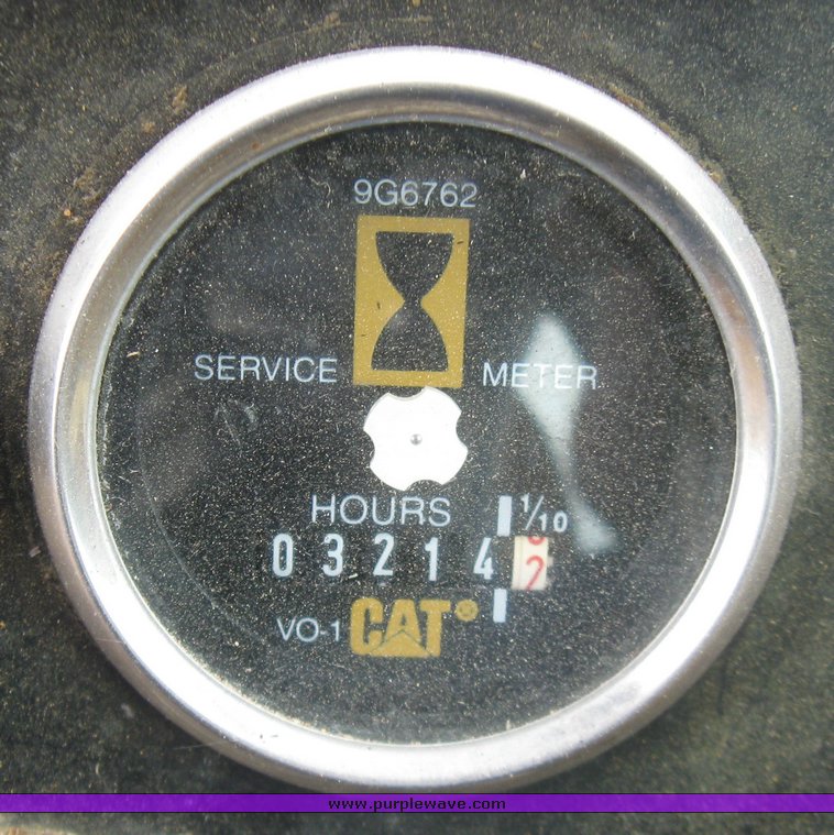 image for item 2360 Caterpillar 977L crawler loader