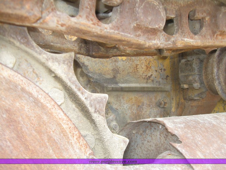 image for item 2360 Caterpillar 977L crawler loader