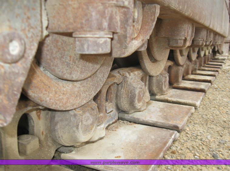 image for item 2360 Caterpillar 977L crawler loader