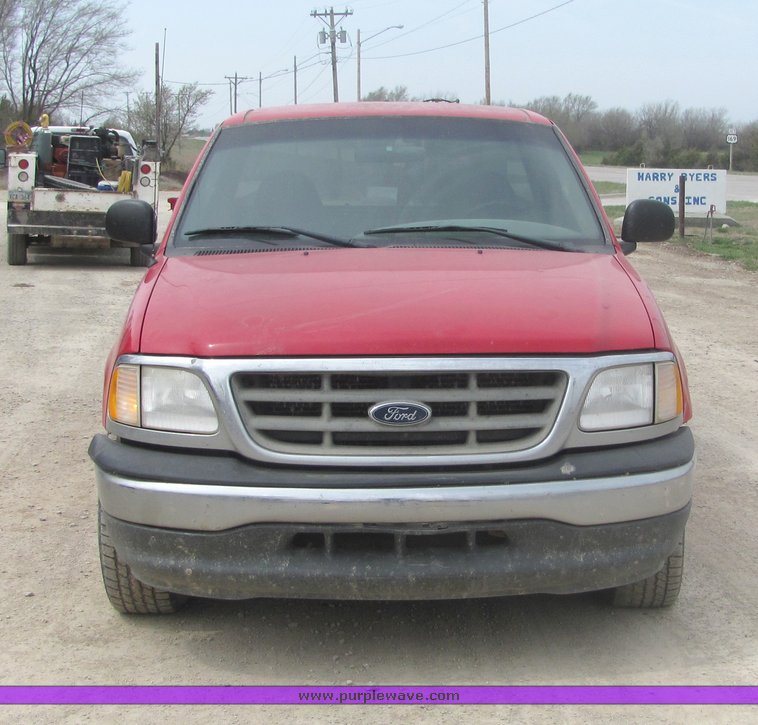 image for item 3137 2001 Ford F150 XL pickup