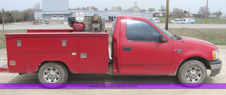 image for item 3137 2001 Ford F150 XL pickup