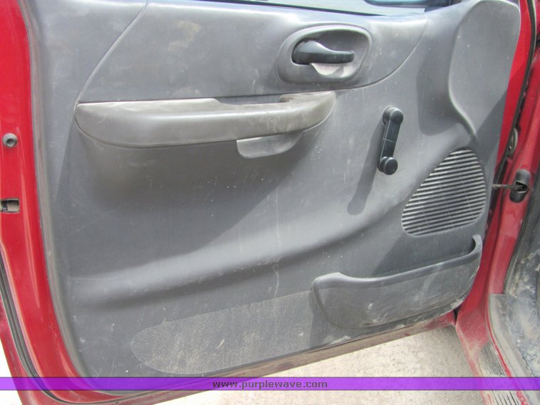 image for item 3137 2001 Ford F150 XL pickup