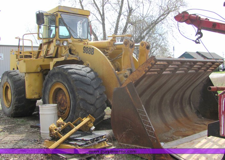 image for item 3141 1984 Caterpillar 988B wheel loader