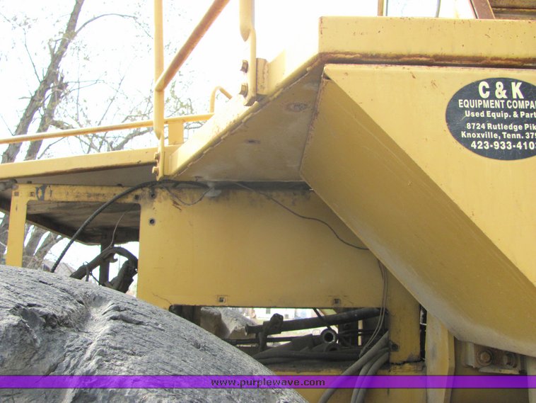 image for item 3141 1984 Caterpillar 988B wheel loader