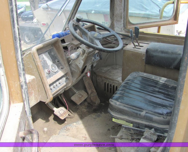 image for item 3141 1984 Caterpillar 988B wheel loader